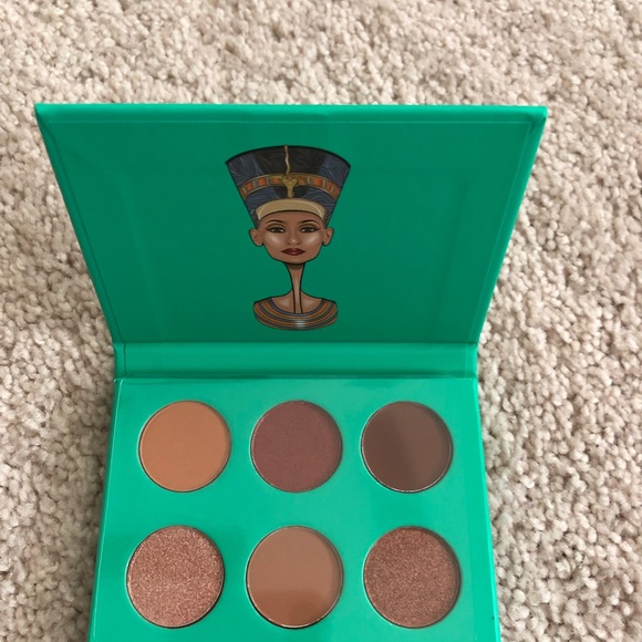 Juvia the Nubian Mini eyeshadow palette - Picture 2 of 3